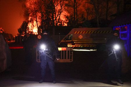 tagreuters.com2025binary_LYNXNPEL2R15J-VIEWIMAGE