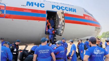 tagreuters.com2025binary_LYNXNPEL2T03P-VIEWIMAGE