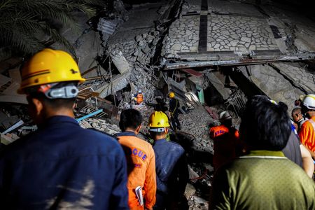 tagreuters.com2025binary_LYNXNPEL2T03Q-VIEWIMAGE