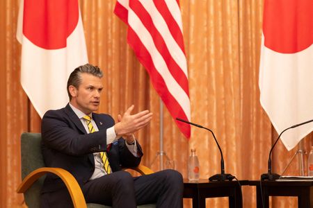 tagreuters.com2025binary_LYNXNPEL2T03W-VIEWIMAGE