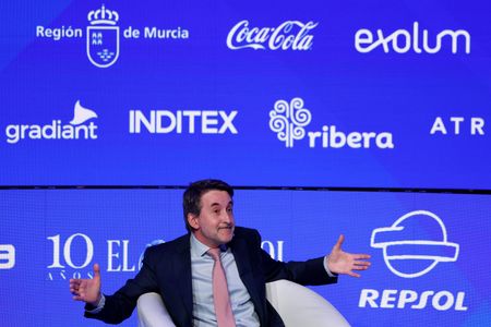 tagreuters.com2025binary_LYNXNPEL2U0HK-VIEWIMAGE