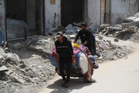 tagreuters.com2025binary_LYNXNPEL320OI-VIEWIMAGE