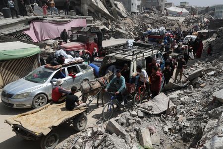 tagreuters.com2025binary_LYNXNPEL320OJ-VIEWIMAGE