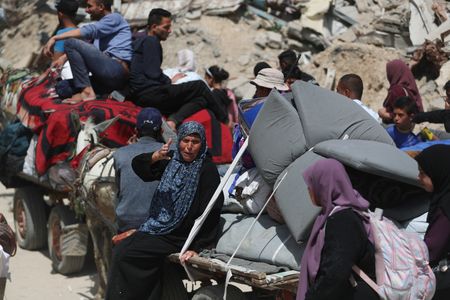 tagreuters.com2025binary_LYNXNPEL320OK-VIEWIMAGE