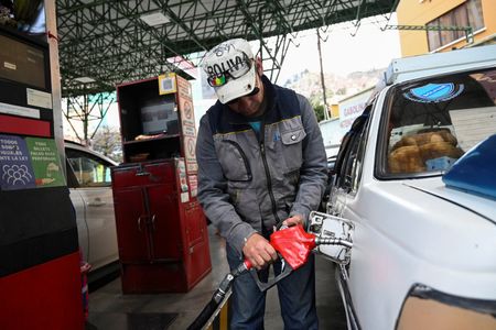 tagreuters.com2025binary_LYNXNPEL360EL-VIEWIMAGE