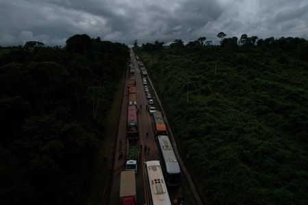 tagreuters.com2025binary_LYNXNPEL370RC-VIEWIMAGE