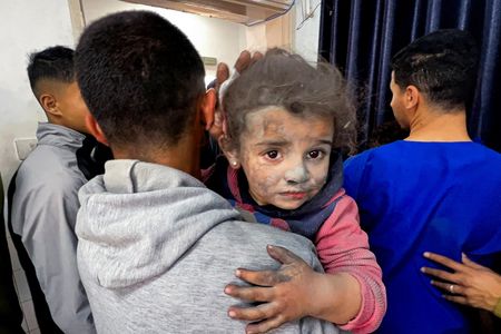 tagreuters.com2025binary_LYNXNPEL380JU-VIEWIMAGE