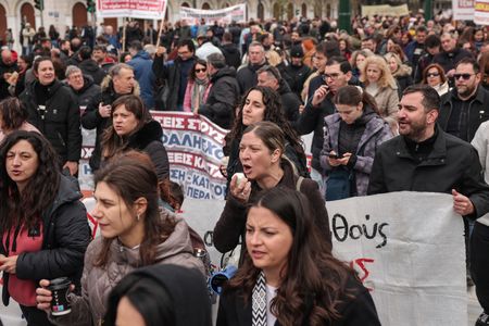 tagreuters.com2025binary_LYNXNPEL380L5-VIEWIMAGE