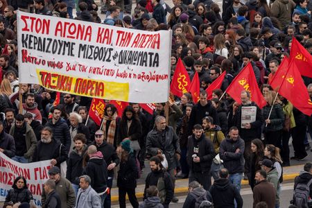 tagreuters.com2025binary_LYNXNPEL380L6-VIEWIMAGE