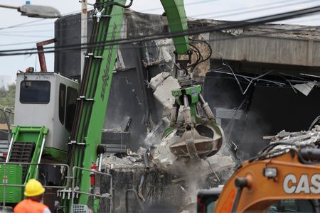 tagreuters.com2025binary_LYNXNPEL3815T-VIEWIMAGE