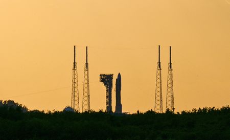 tagreuters.com2025binary_LYNXNPEL3901F-VIEWIMAGE