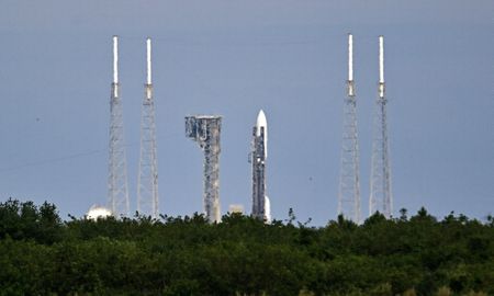 tagreuters.com2025binary_LYNXNPEL3901J-VIEWIMAGE