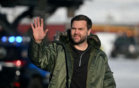 tagreuters.com2025binary_LYNXNPEL390EP-VIEWIMAGE