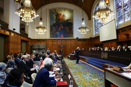 tagreuters.com2025binary_LYNXNPEL390FN-VIEWIMAGE