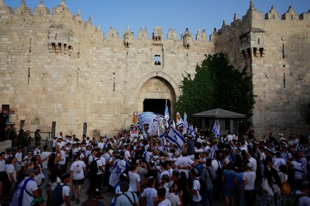 tagreuters.com2025binary_LYNXNPEL4P0K6-VIEWIMAGE