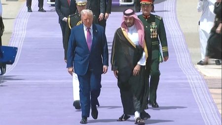 tagreuters.com2025binary_LYNXNPEL4T08D-VIEWIMAGE