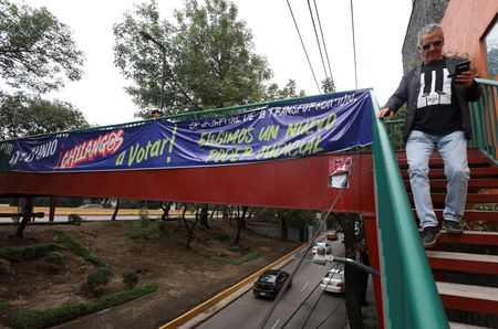 tagreuters.com2025binary_LYNXNPEL500FV-VIEWIMAGE