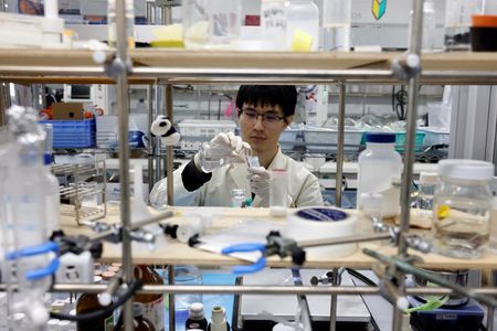 tagreuters.com2025binary_LYNXNPEL5304U-VIEWIMAGE