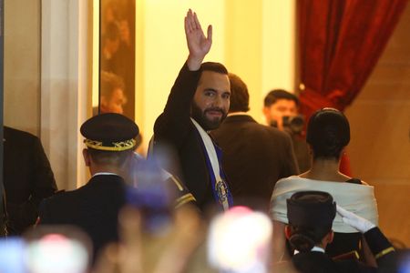 tagreuters.com2025binary_LYNXNPEL530TW-VIEWIMAGE