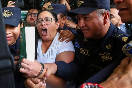 tagreuters.com2025binary_LYNXNPEL5318O-VIEWIMAGE