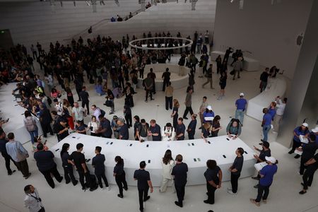 tagreuters.com2025binary_LYNXNPEL8810P-VIEWIMAGE