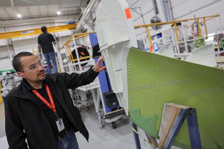 tagreuters.com2025binary_LYNXNPEL8A087-VIEWIMAGE