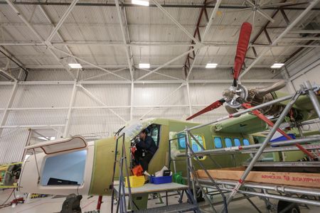 tagreuters.com2025binary_LYNXNPEL8A088-VIEWIMAGE