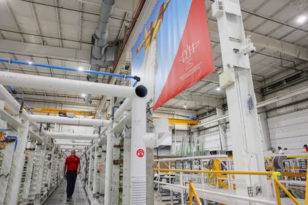 tagreuters.com2025binary_LYNXNPEL8A089-VIEWIMAGE