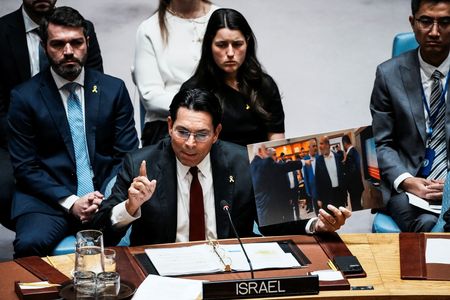 tagreuters.com2025binary_LYNXNPEL8A0XP-VIEWIMAGE