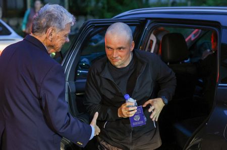 tagreuters.com2025binary_LYNXNPEL8B0GR-VIEWIMAGE