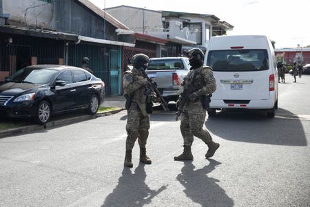 tagreuters.com2025binary_LYNXNPEL8B0TG-VIEWIMAGE