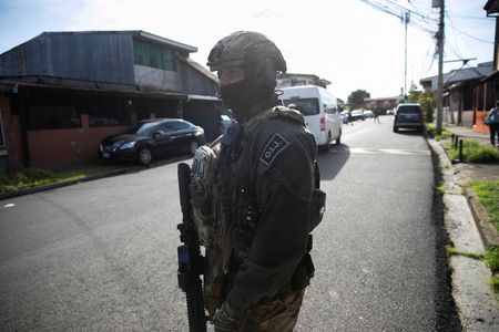 tagreuters.com2025binary_LYNXNPEL8B0TK-VIEWIMAGE