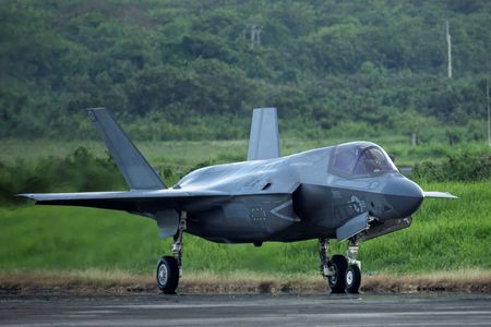 tagreuters.com2025binary_LYNXNPEL8D009-VIEWIMAGE