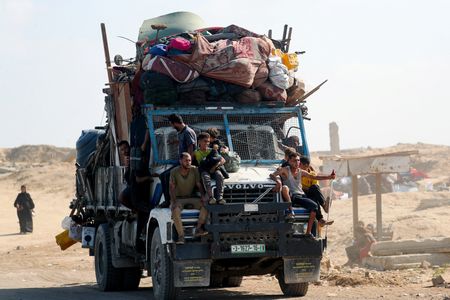 tagreuters.com2025binary_LYNXNPEL8E0E0-VIEWIMAGE