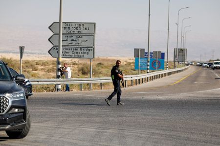 tagreuters.com2025binary_LYNXNPEL8H0OT-VIEWIMAGE