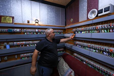 tagreuters.com2025binary_LYNXNPEL8I071-VIEWIMAGE