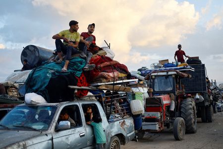 tagreuters.com2025binary_LYNXNPEL8I0NF-VIEWIMAGE