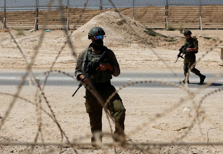 tagreuters.com2025binary_LYNXNPEL8I0NK-VIEWIMAGE