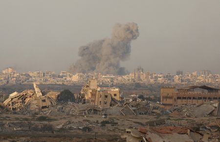 tagreuters.com2025binary_LYNXNPEL8K0DX-VIEWIMAGE