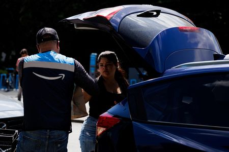 tagreuters.com2025binary_LYNXNPEL901QB-VIEWIMAGE