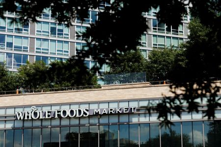 tagreuters.com2025binary_LYNXNPEL901QC-VIEWIMAGE