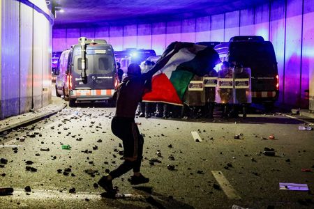 tagreuters.com2025binary_LYNXNPEL9208K-VIEWIMAGE