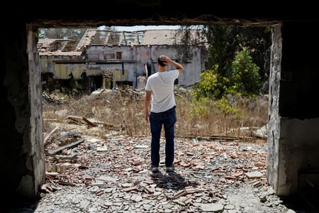 tagreuters.com2025binary_LYNXNPEL95064-VIEWIMAGE