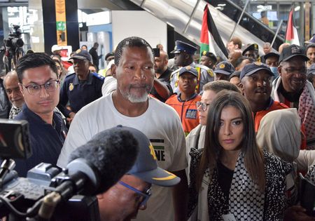 tagreuters.com2025binary_LYNXNPEL970LH-VIEWIMAGE