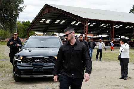 tagreuters.com2025binary_LYNXNPEL98029-VIEWIMAGE