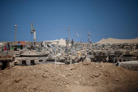 tagreuters.com2025binary_LYNXNPEL9B0AJ-VIEWIMAGE