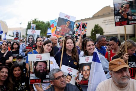 tagreuters.com2025binary_LYNXNPEL9C03D-VIEWIMAGE