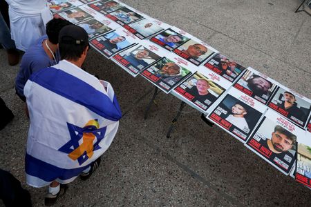 tagreuters.com2025binary_LYNXNPEL9C03E-VIEWIMAGE