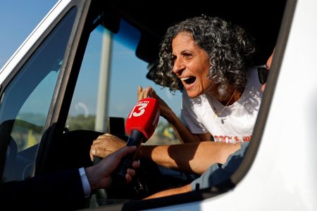 tagreuters.com2025binary_LYNXNPEL9C03W-VIEWIMAGE