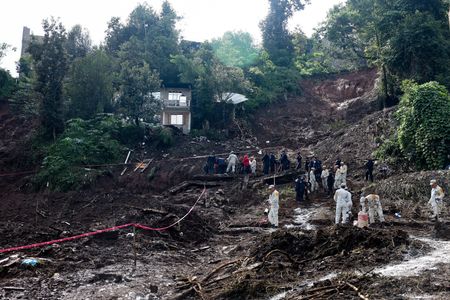 tagreuters.com2025binary_LYNXNPEL9D115-VIEWIMAGE